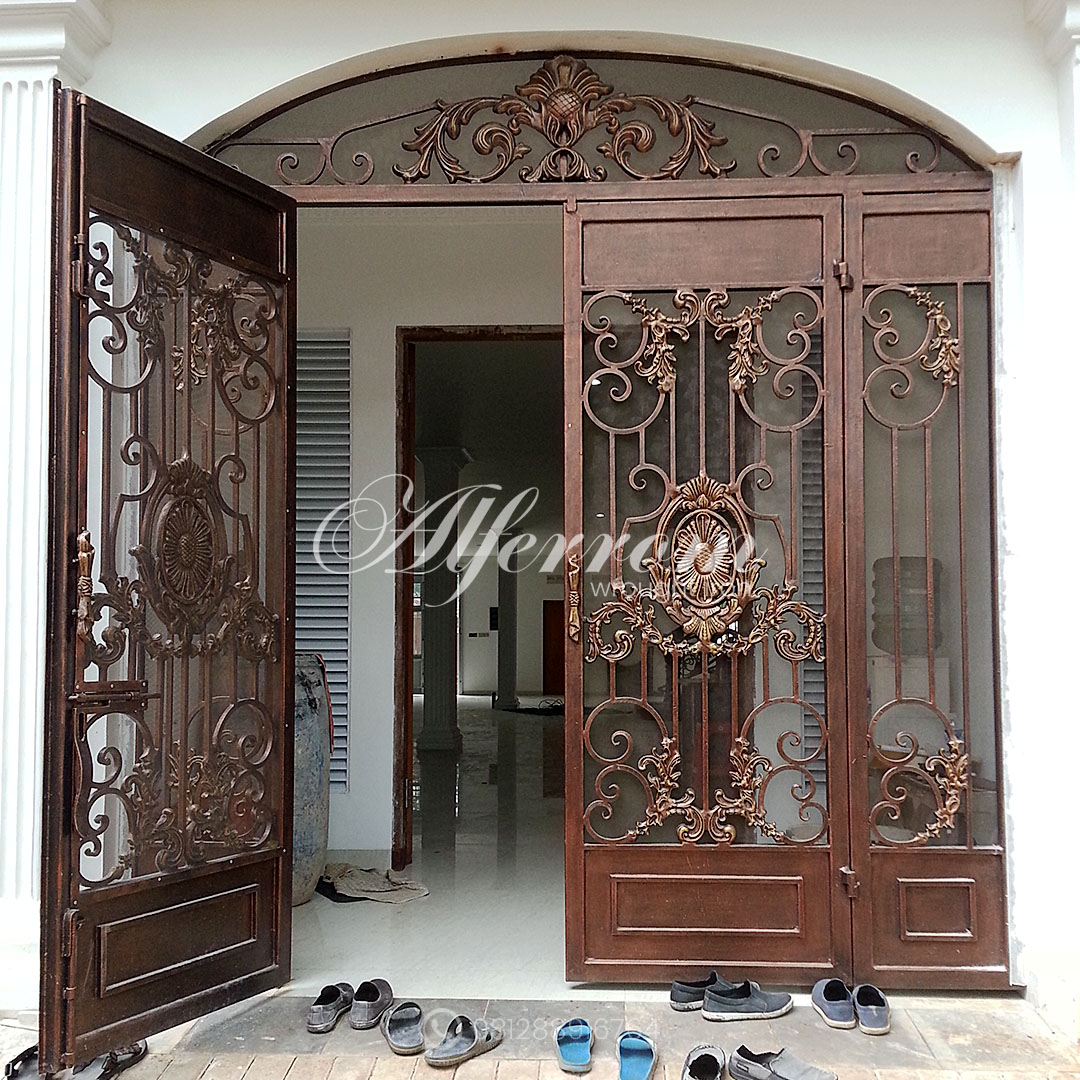 pintu utama